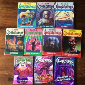 10 GOOSEBUMPS Mixed Lot Paperback Books by R.L. RL Stine Stein (90s + Newer)
